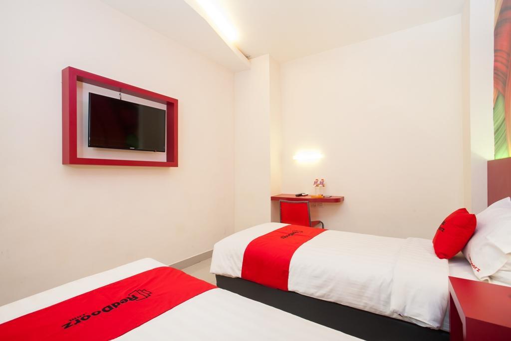 Reddoorz Near Hawaii Water Park Hotel Malang Buitenkant foto